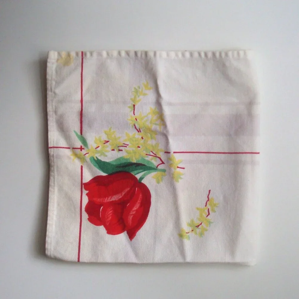 Set of 4 Red Tulip Flower Napkins Cotton &/or Linen Retro Vintage Spring Floral